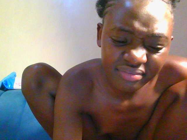 Preetygirl's BongaCams show and profile