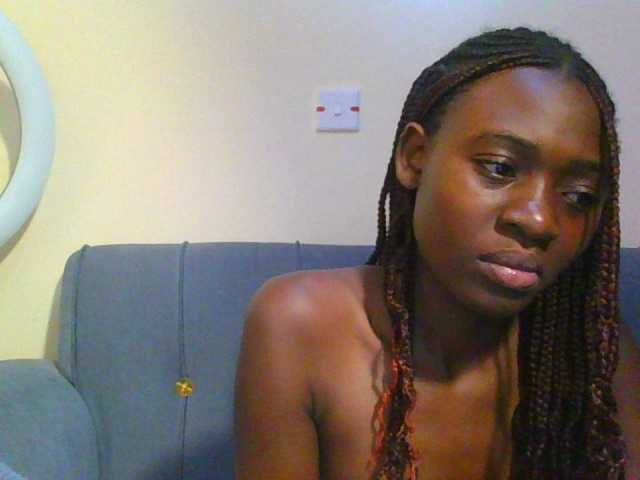 Preetygirl from BongaCams