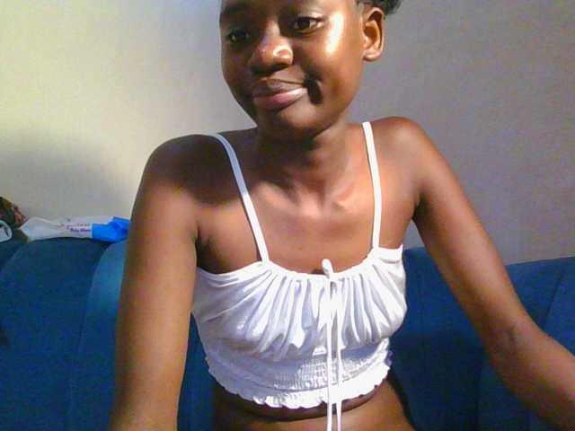 Preetygirl's BongaCams show and profile