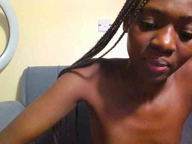 Preetygirl webcam