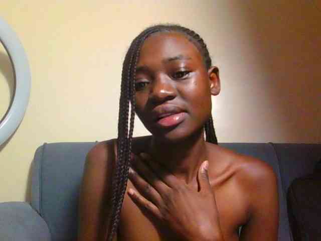 Preetygirl webcam