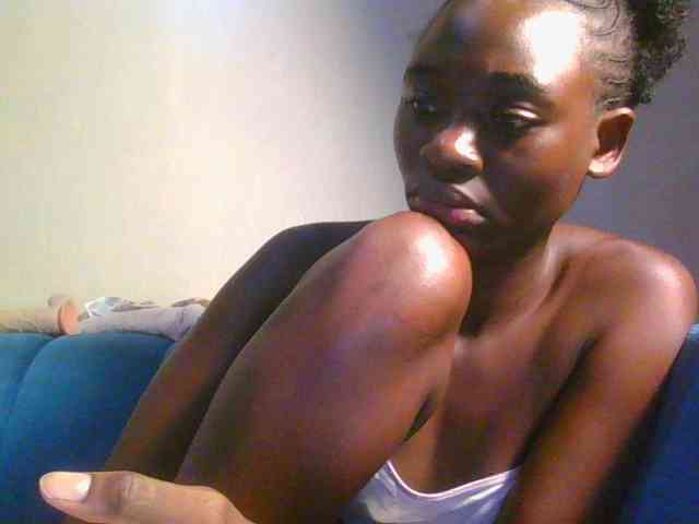 Preetygirl Live Webcam on BongaCams