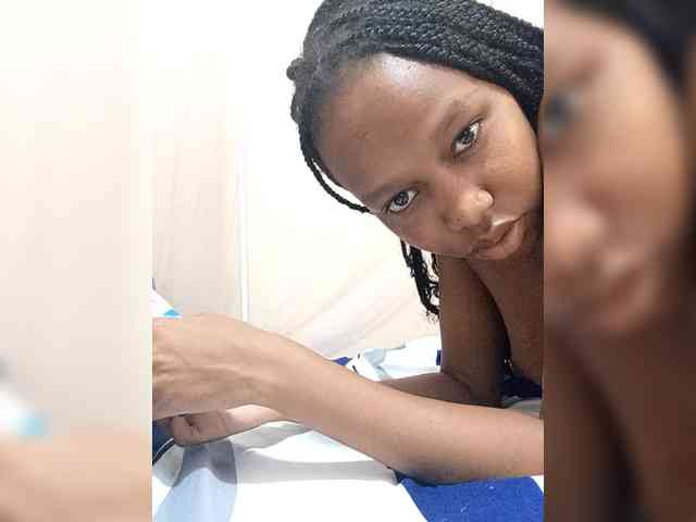 Prettylisa Live Webcam on BongaCams
