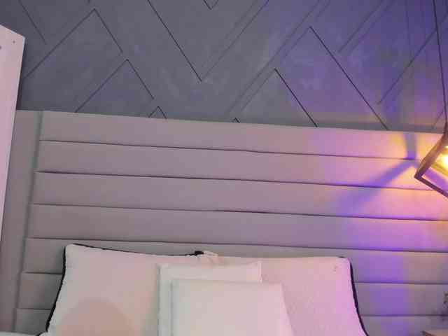 Thania-Hot webcam