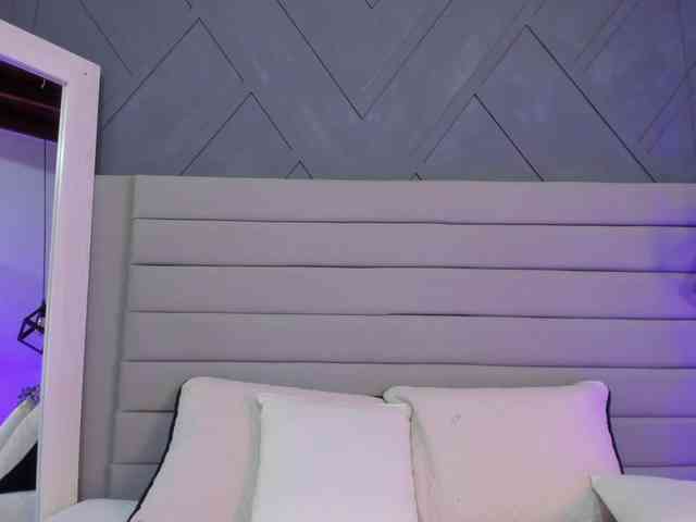 Thania-Hot webcam