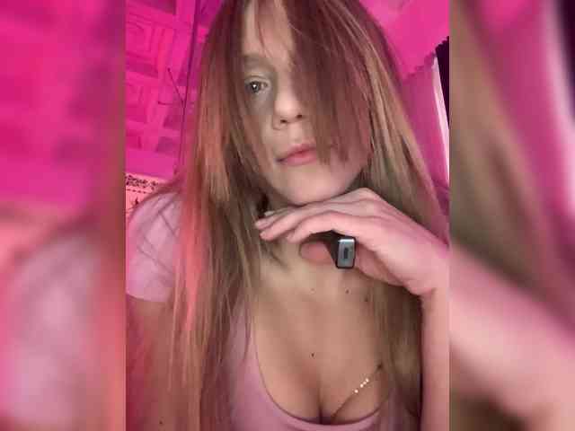 LeenaLee webcam