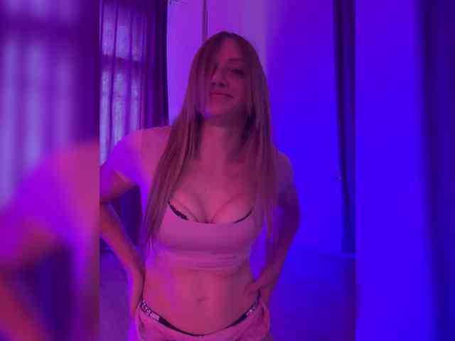 LeenaLee webcam