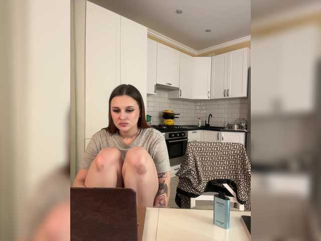 Ameli1's BongaCams show and profile