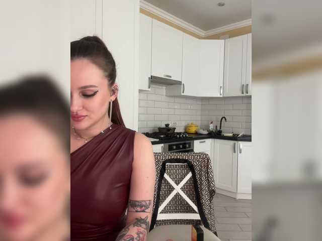 two-beauties preview