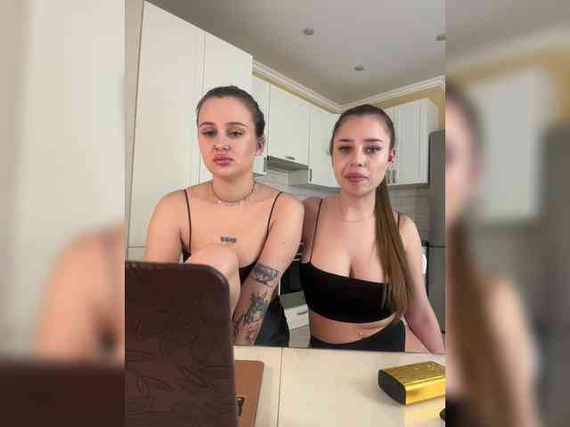 two-beauties webcam