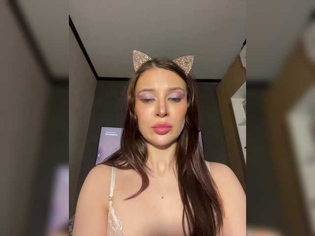 Azilanomi's BongaCams show and profile