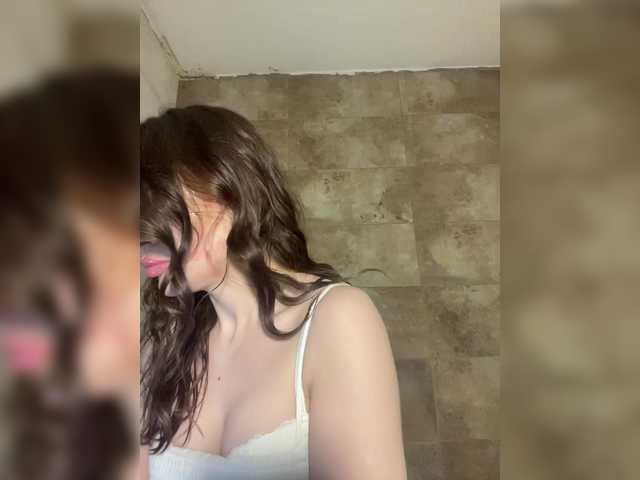 Azilanomi's BongaCams show and profile