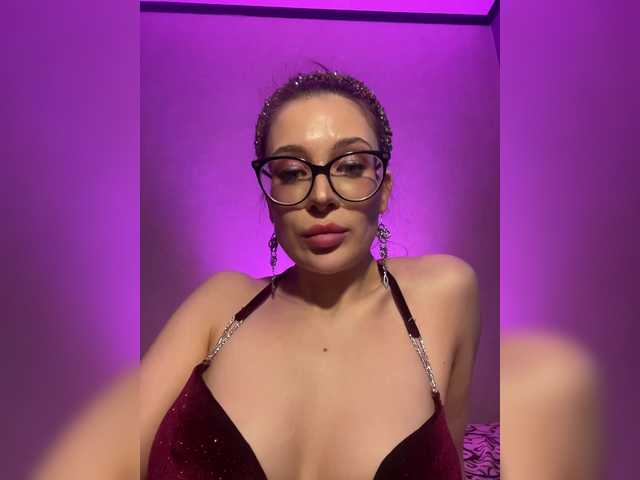 Azilanomi's BongaCams show and profile