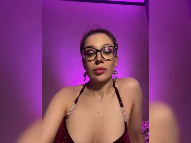 Azilanomi's BongaCams show and profile