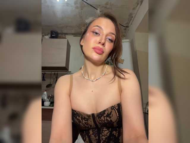 Azilanomi's BongaCams show and profile