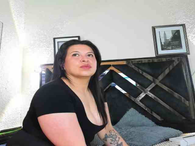 carla-jones webcam