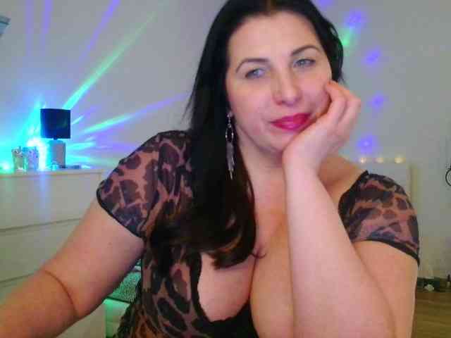 MilfHelena webcam