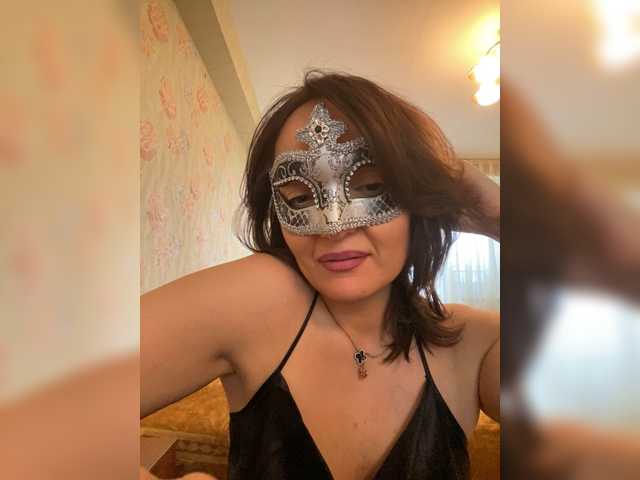 molly-38's BongaCams show and profile