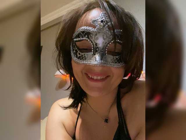 molly-38's BongaCams show and profile