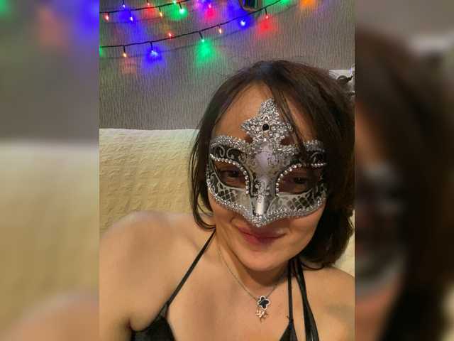 molly-38's BongaCams show and profile