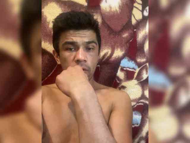 Zariff-2025 Live Webcam on BongaCams