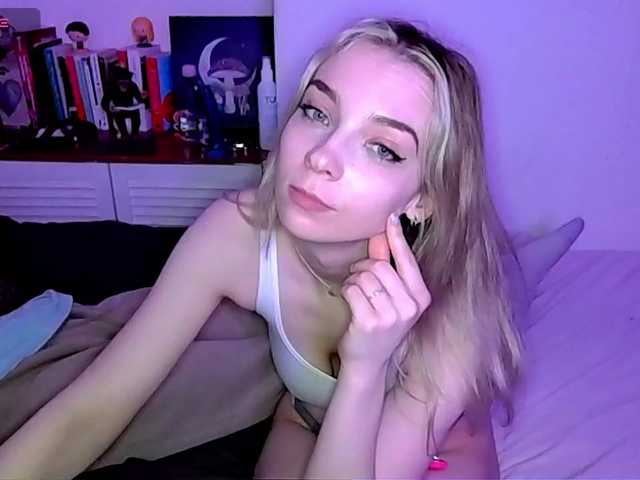 Almondmilka's BongaCams profile