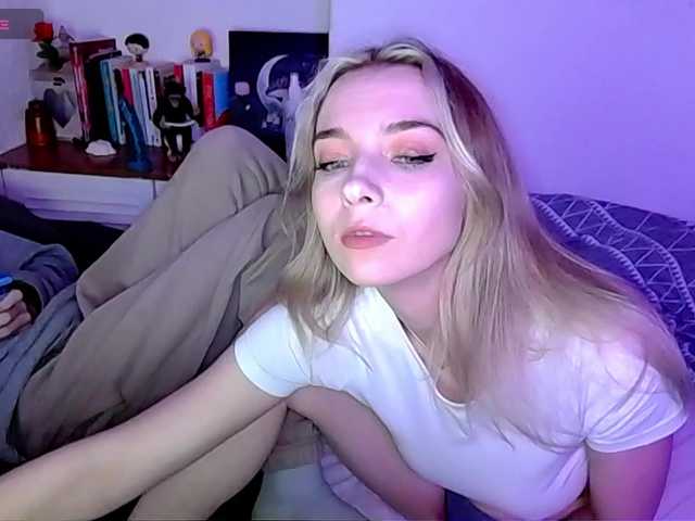 Almondmilka's BongaCams show and profile