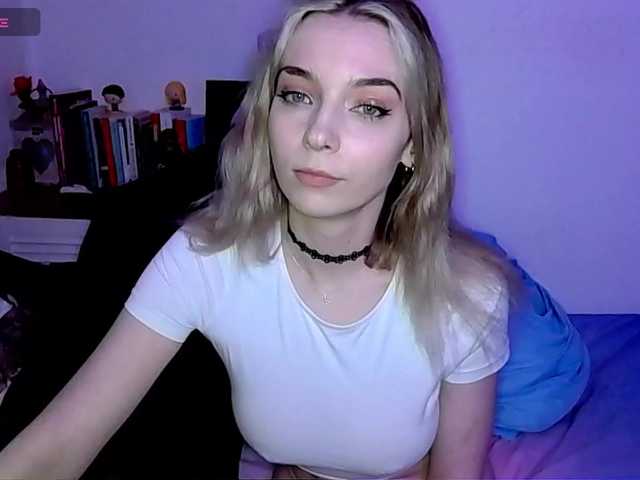 Almondmilka's BongaCams profile