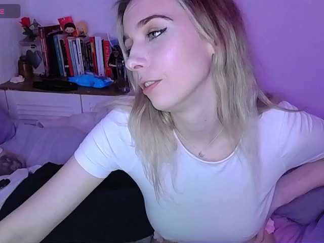 Almondmilka's BongaCams show and profile