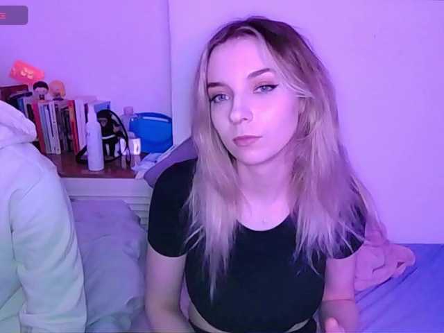 Almondmilka's BongaCams show and profile