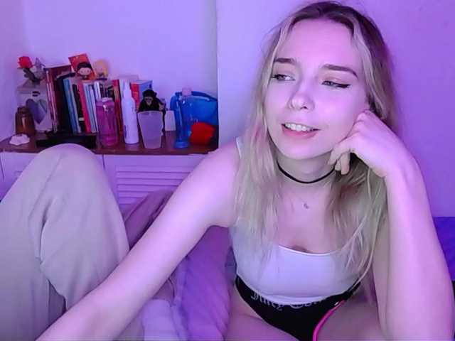 Almondmilka's BongaCams show and profile