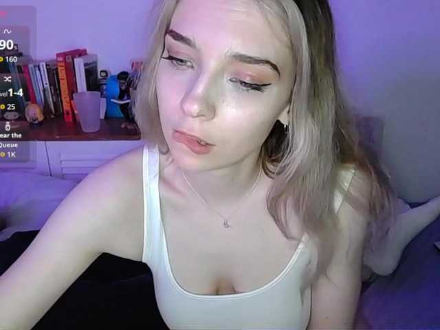 Almondmilka's BongaCams show and profile