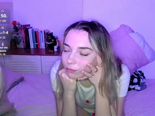 Try 22 years old Almondmilka from BongaCams Almondmilka from BongaCams
