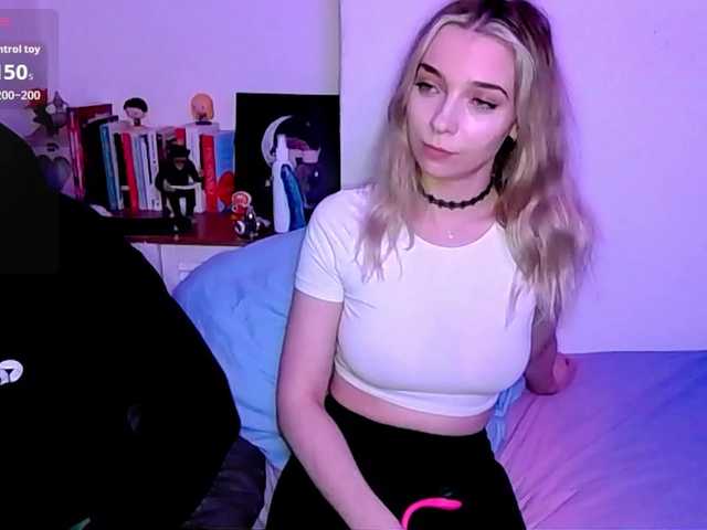 Almondmilka's BongaCams profile