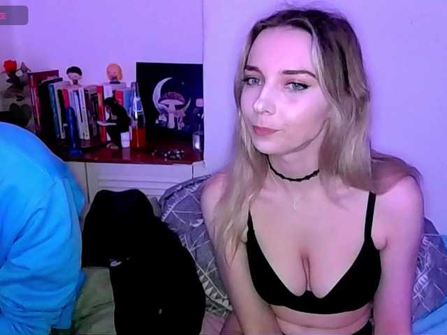 Almondmilka's BongaCams show and profile