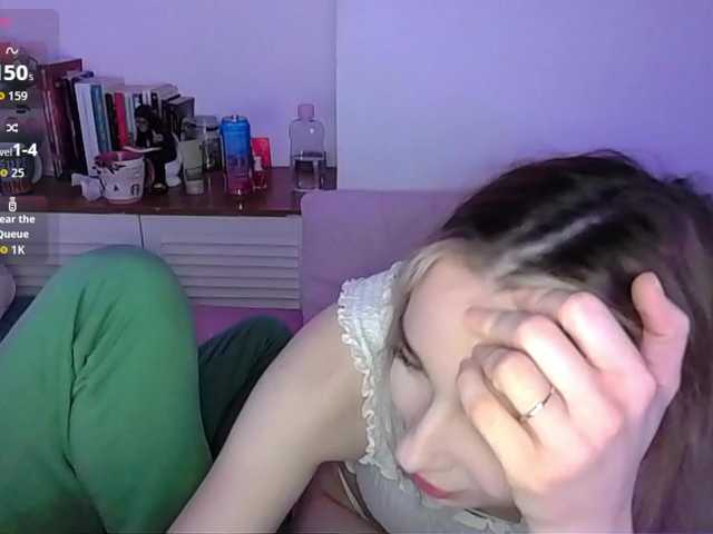 Almondmilka's BongaCams show and profile