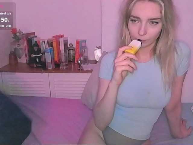 Almondmilka's BongaCams show and profile