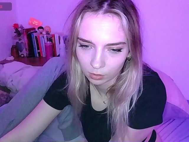 Almondmilka's BongaCams show and profile