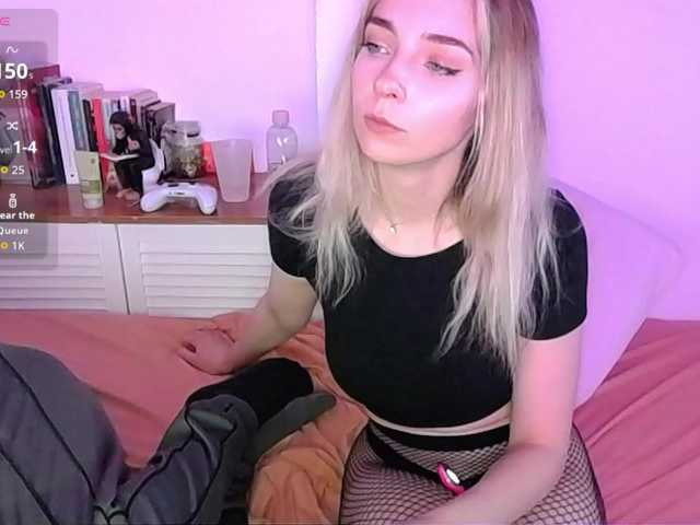 Almondmilka – webcam model profile photo