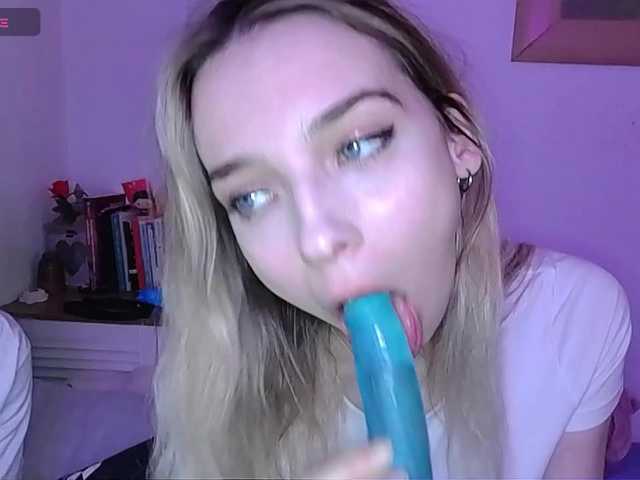 go to chat with Almondmilka