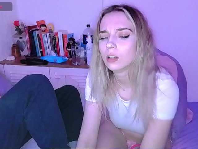 Almondmilka free chat on liveonude