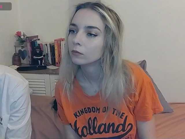 Almondmilka's BongaCams show and profile