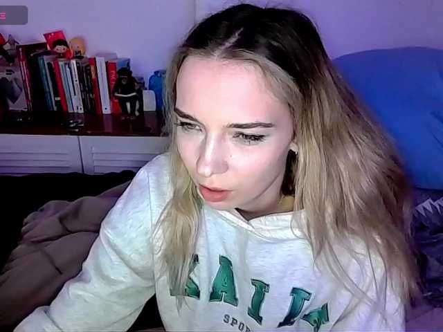 Almondmilka's BongaCams show and profile