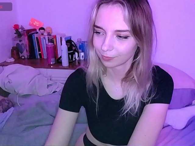 Almondmilka's BongaCams show and profile