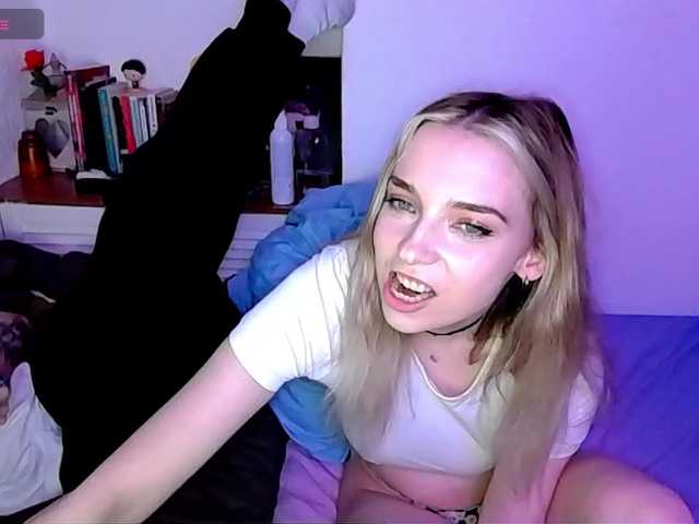 Almondmilka's BongaCams profile