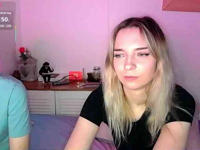 Almondmilka webcam