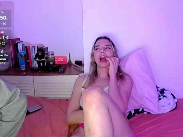 Almondmilka webcam