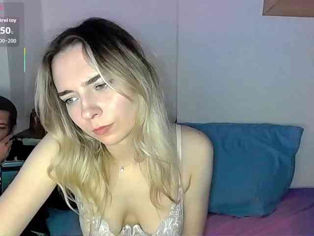 Almondmilka webcam