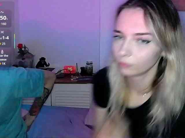 Almondmilka webcam