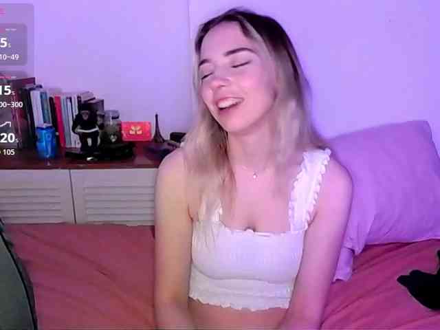 Almondmilka webcam